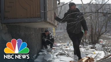 Mariupol Residents Suffer Under Continued Russian Bombardment