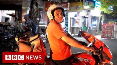 India's gig economy riders risk their lives to deliver food - BBC News