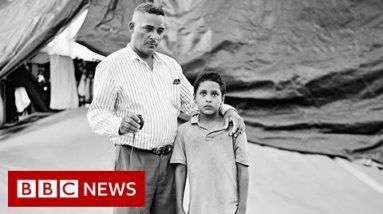 Mexico migrants star in award-winning portraits - BBC News