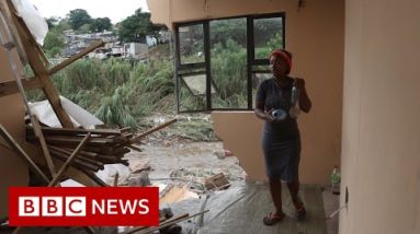 Rain brings fresh misery for flooded South Africans - BBC News