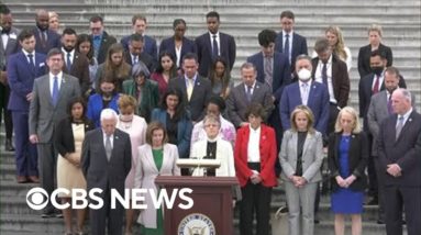 Lawmakers hold moment of silence for 1 million American COVID deaths