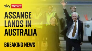 BREAKING: WikiLeaks founder Julian Assange steps on Australian soil to cheering crowds