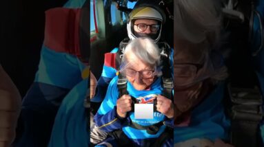 102-year-old breaks skydiving record