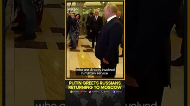 Putin greets Russians returning to Moscow after prisoner swap | WION Shorts