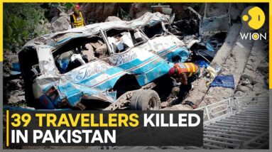 Pakistan: Armed Men set vehicles on fire | Latest English News | WION News