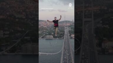 Daredevil walks slackline from Asia to Europe - ABC News