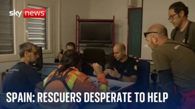 Inside control centre after angry crowds criticise response to disaster | Spain floods